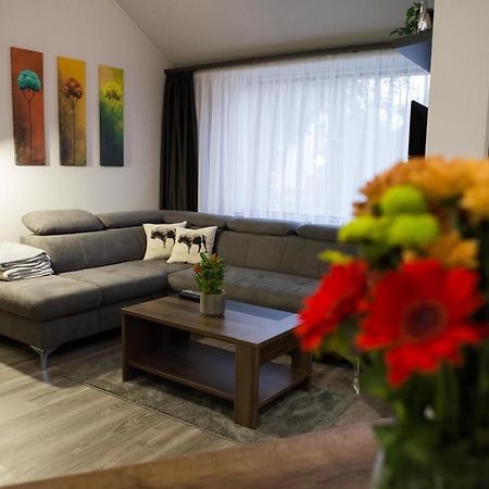 Апартаменти Kikelet Apartman Сомбатгей Екстер'єр фото