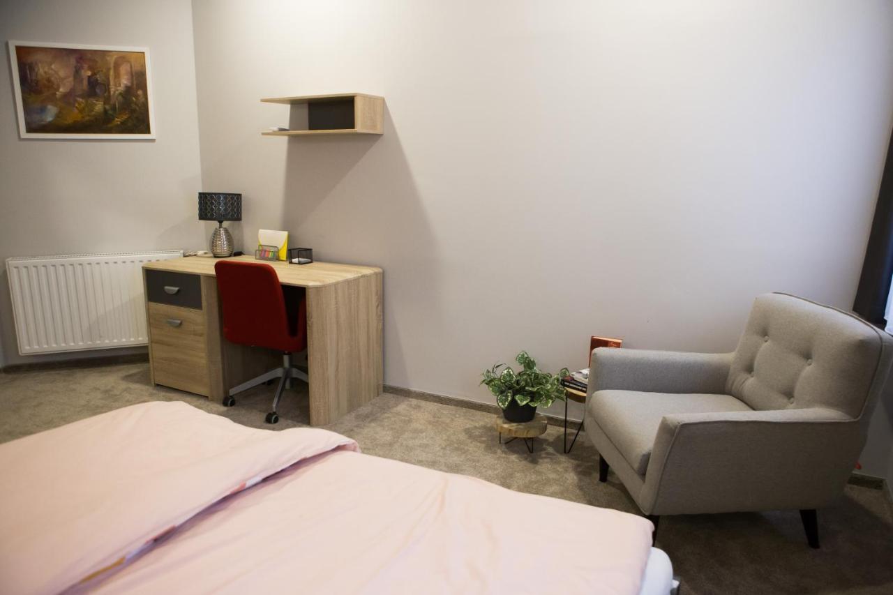 Апартаменти Kikelet Apartman Сомбатгей Екстер'єр фото