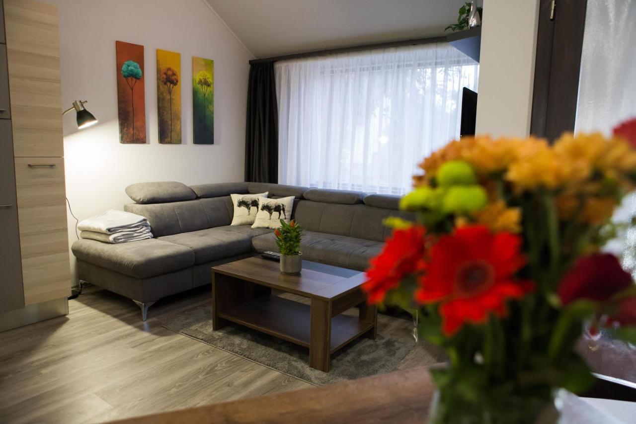 Апартаменти Kikelet Apartman Сомбатгей Екстер'єр фото
