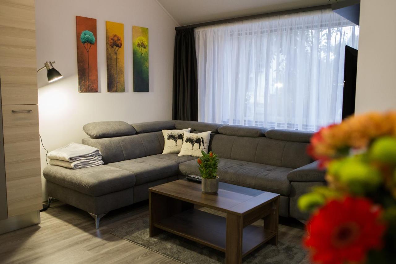Апартаменти Kikelet Apartman Сомбатгей Екстер'єр фото