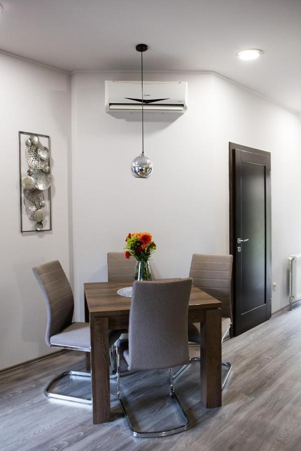 Апартаменти Kikelet Apartman Сомбатгей Екстер'єр фото