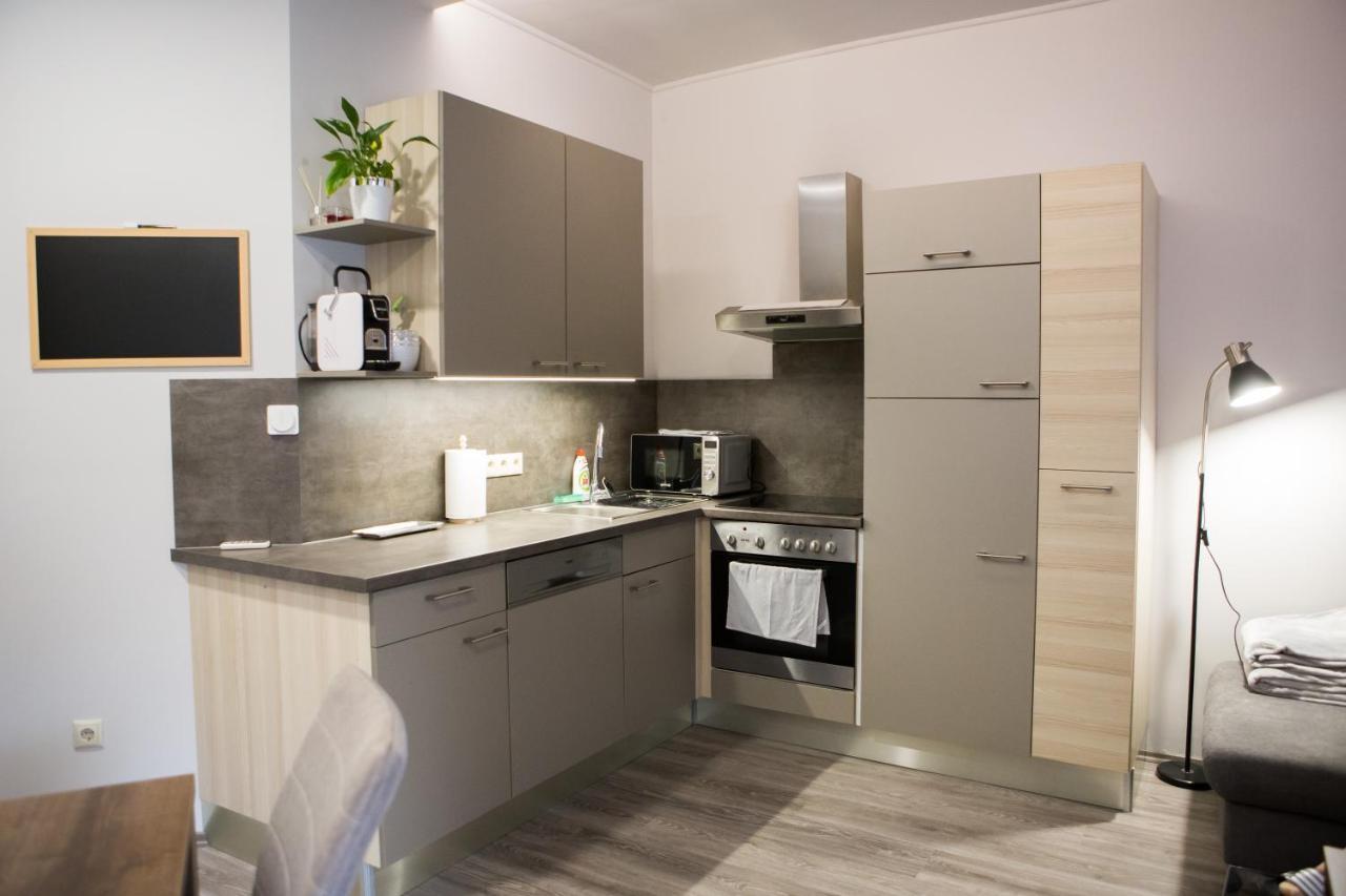 Апартаменти Kikelet Apartman Сомбатгей Екстер'єр фото
