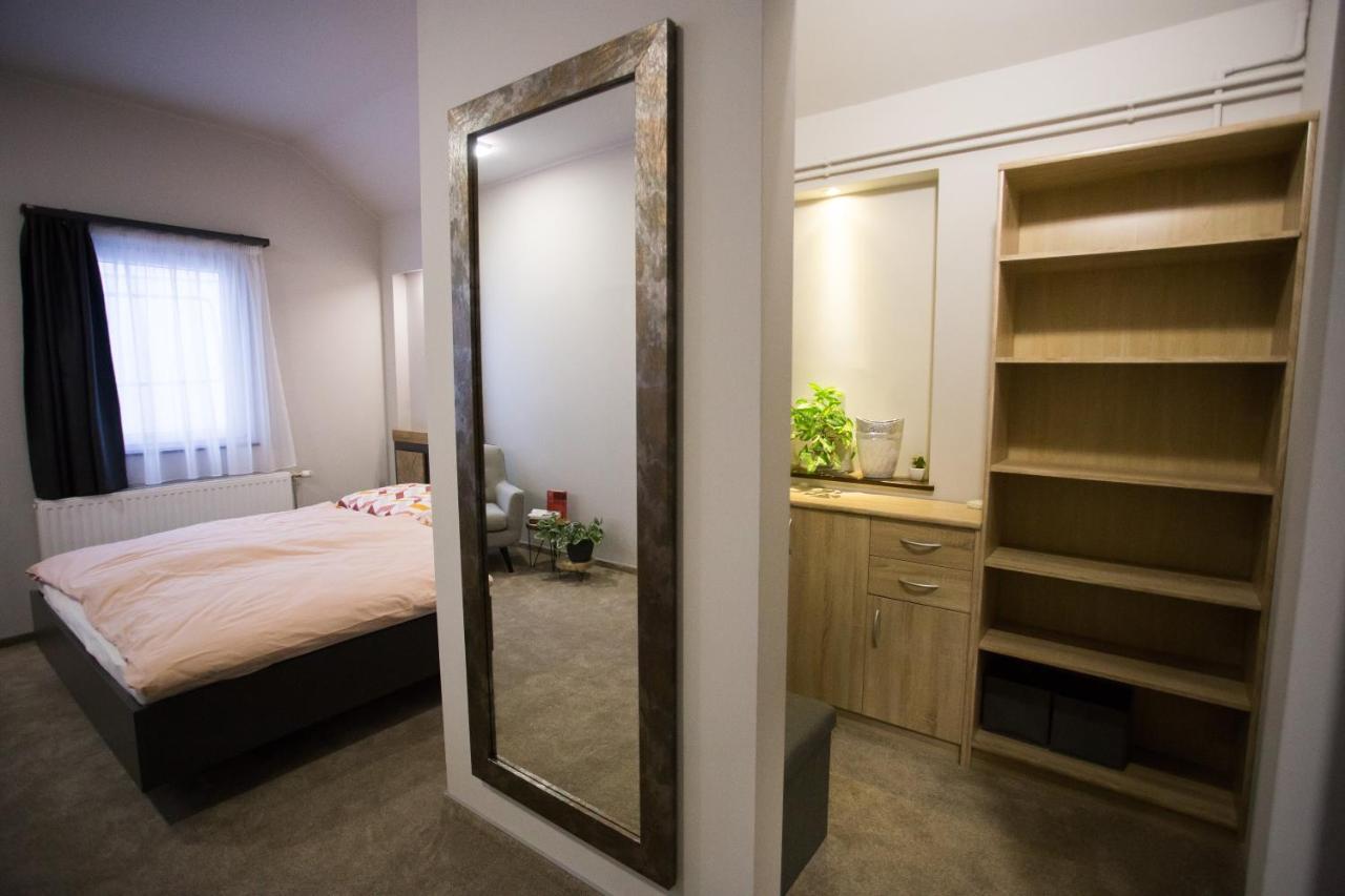 Апартаменти Kikelet Apartman Сомбатгей Екстер'єр фото