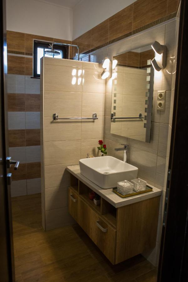 Апартаменти Kikelet Apartman Сомбатгей Екстер'єр фото